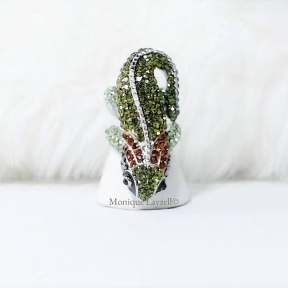 Green Crystal Lizard Cocktail Ring - Picture 2 of 3
